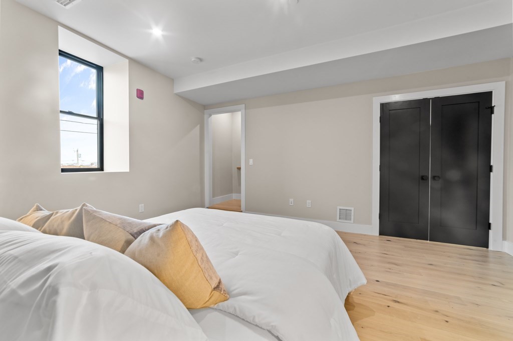 14 Bowdoin Ave # 1