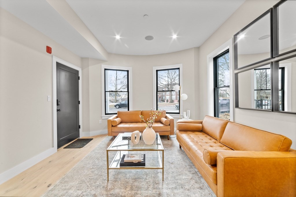 14 Bowdoin Ave # 1