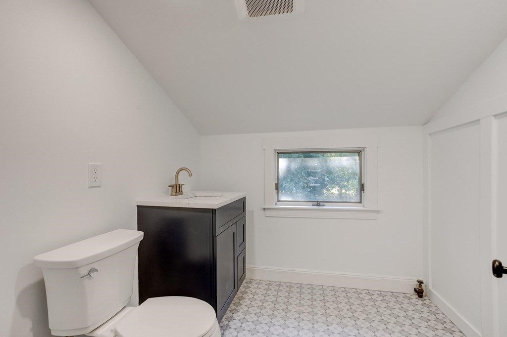 137 Plain Road