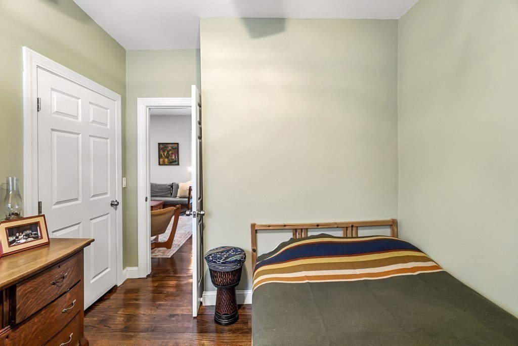 74 Kingsdale Street # 3
