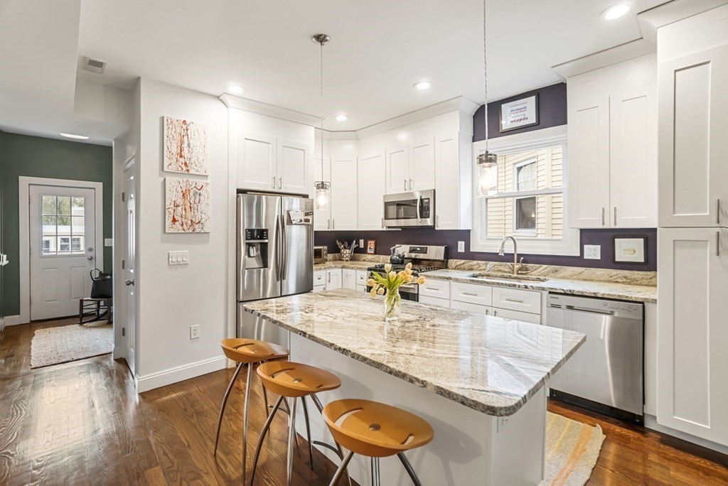 74 Kingsdale Street # 3