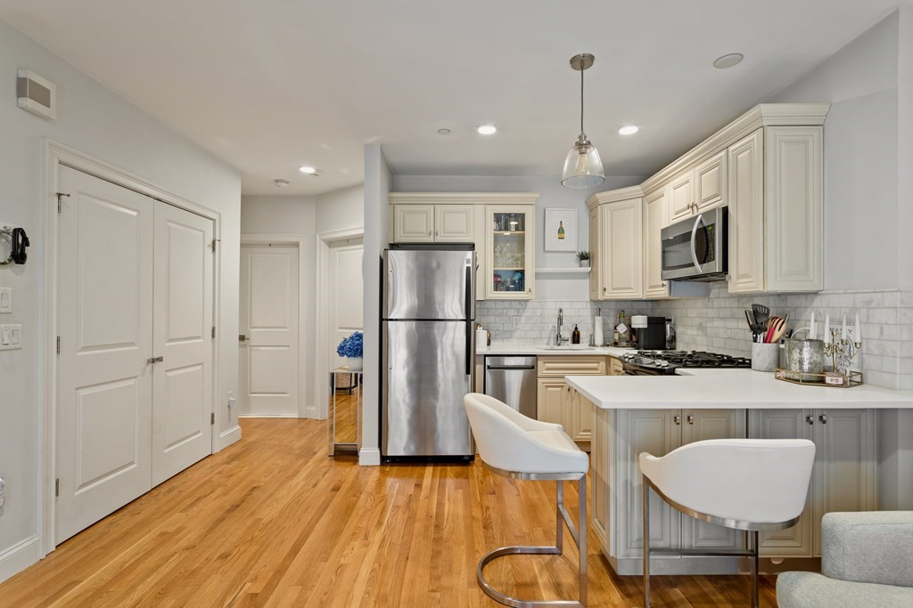 2 Walsh Place # 2