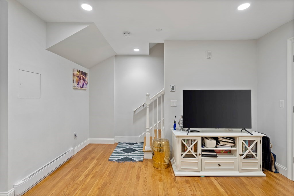 2 Walsh Place # 2