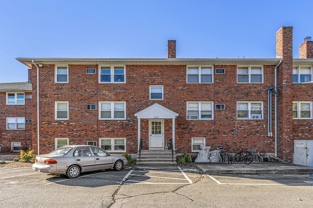 239 Main St # B10