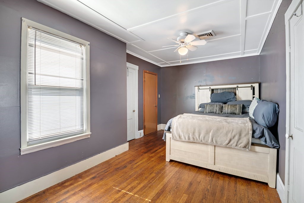 77 Eustis St