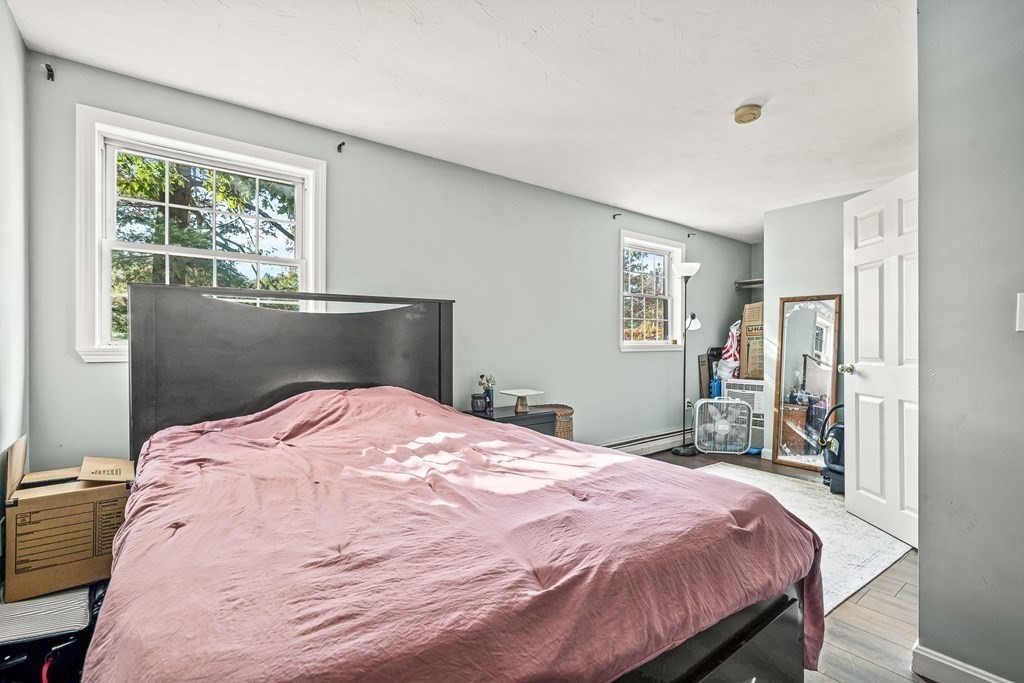 16 Charlotte Rd