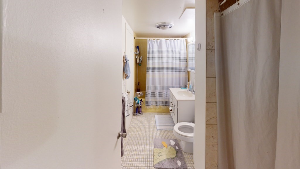 70 Centre St # 1A