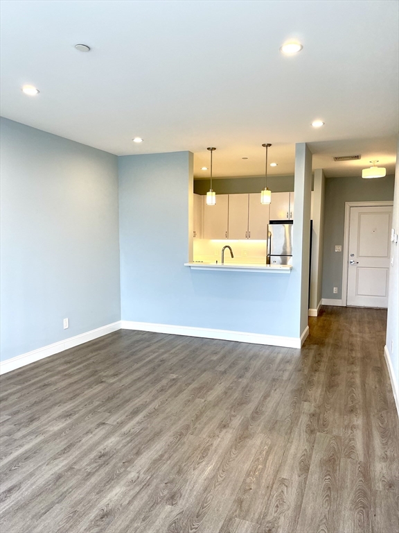 4945 Washington Street # 404