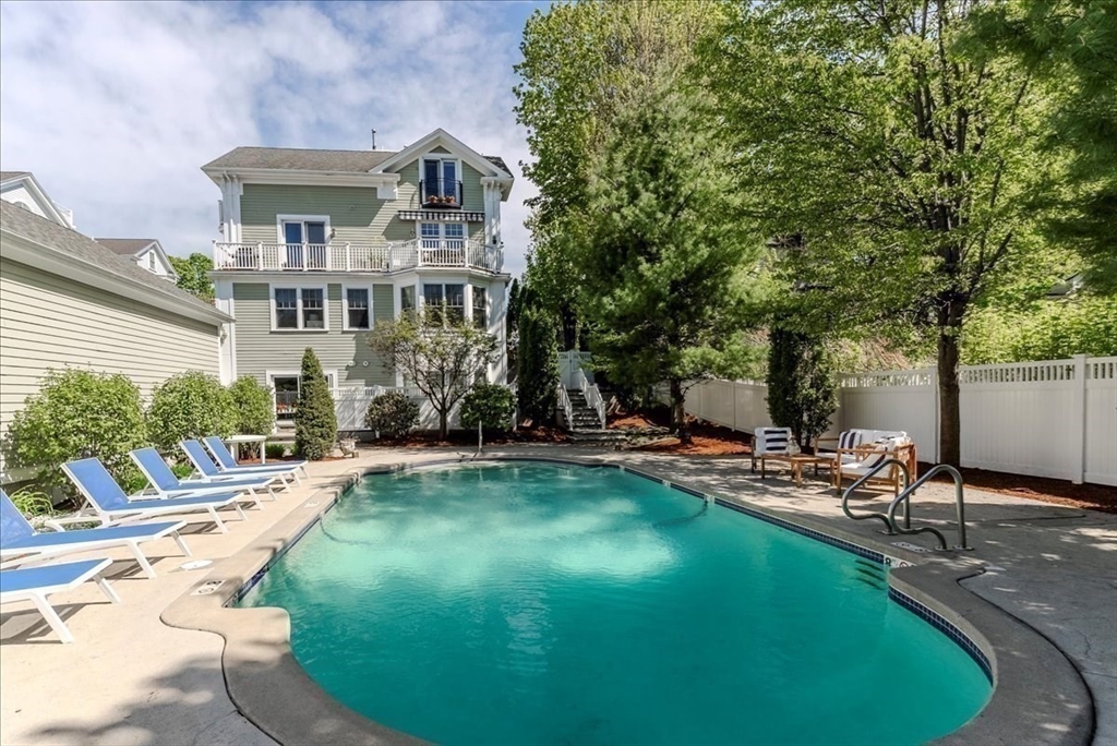 17 Park St # 1