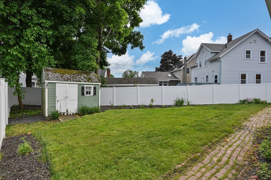 3 Bowman St