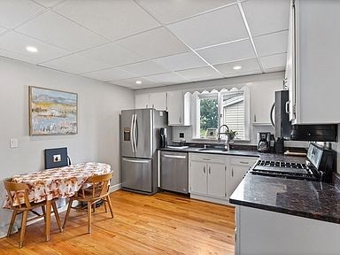 14 Staples Avenue # 2