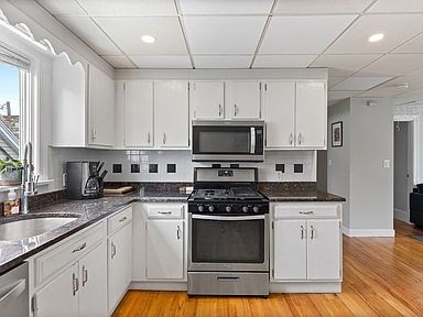14 Staples Avenue # 2