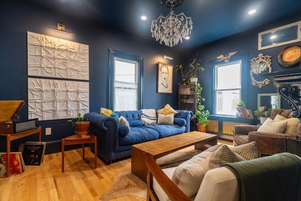 90 Franklin Ave