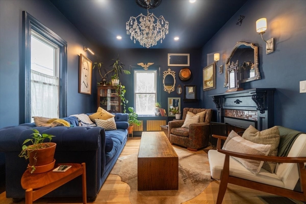 90 Franklin Ave