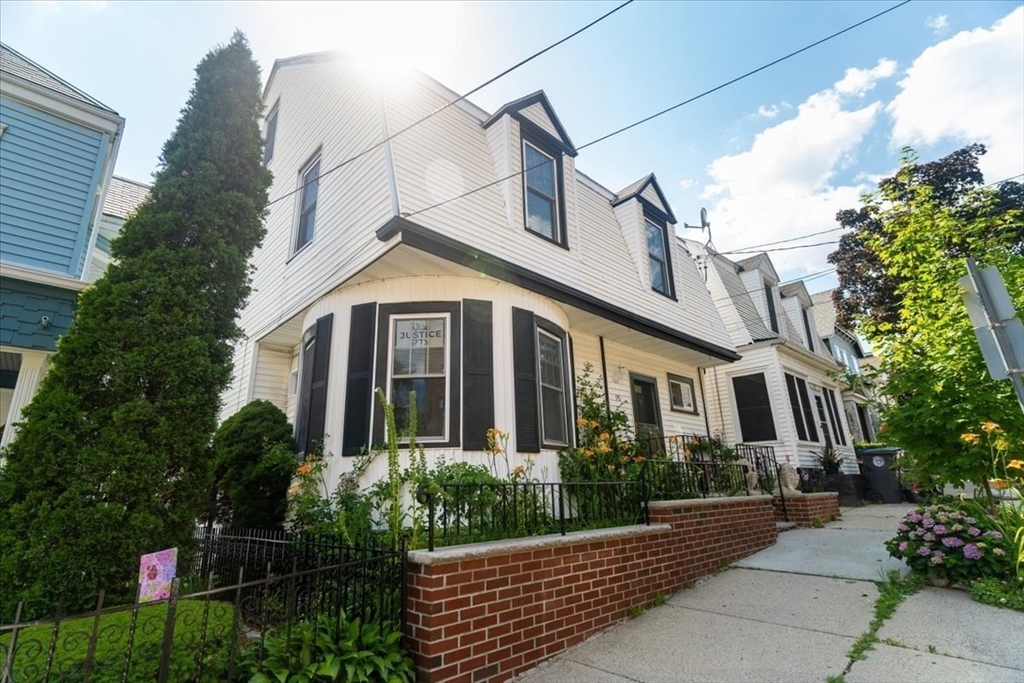 90 Franklin Ave