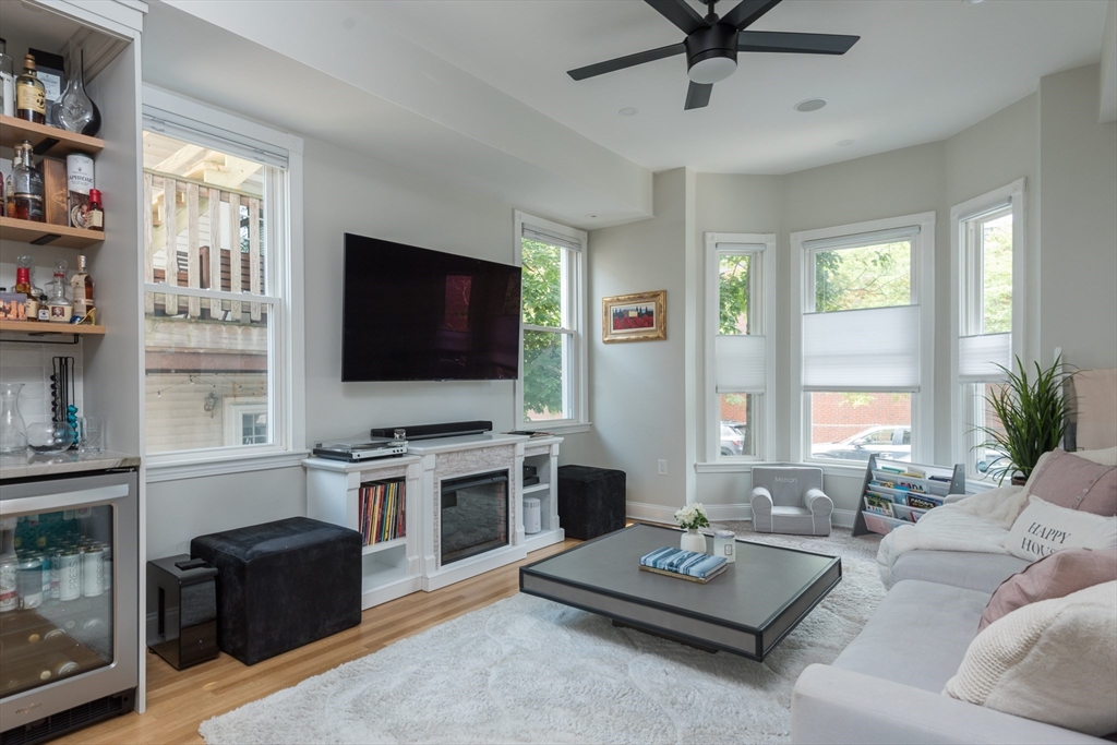 84 H St # 1