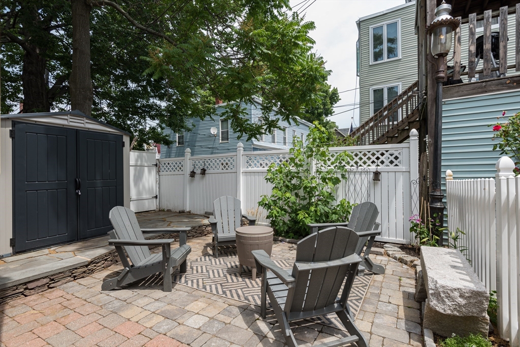 84 H St # 1