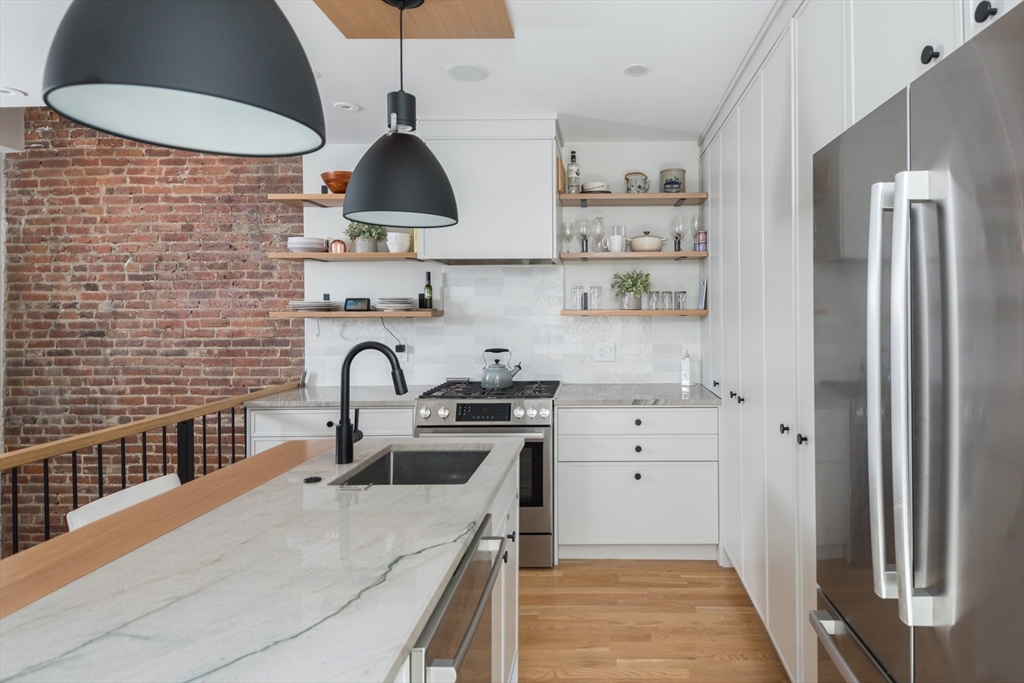 84 H St # 1