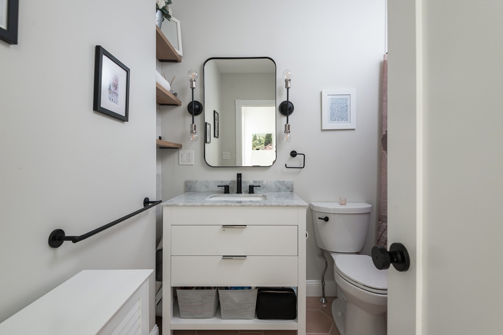 84 H St # 1