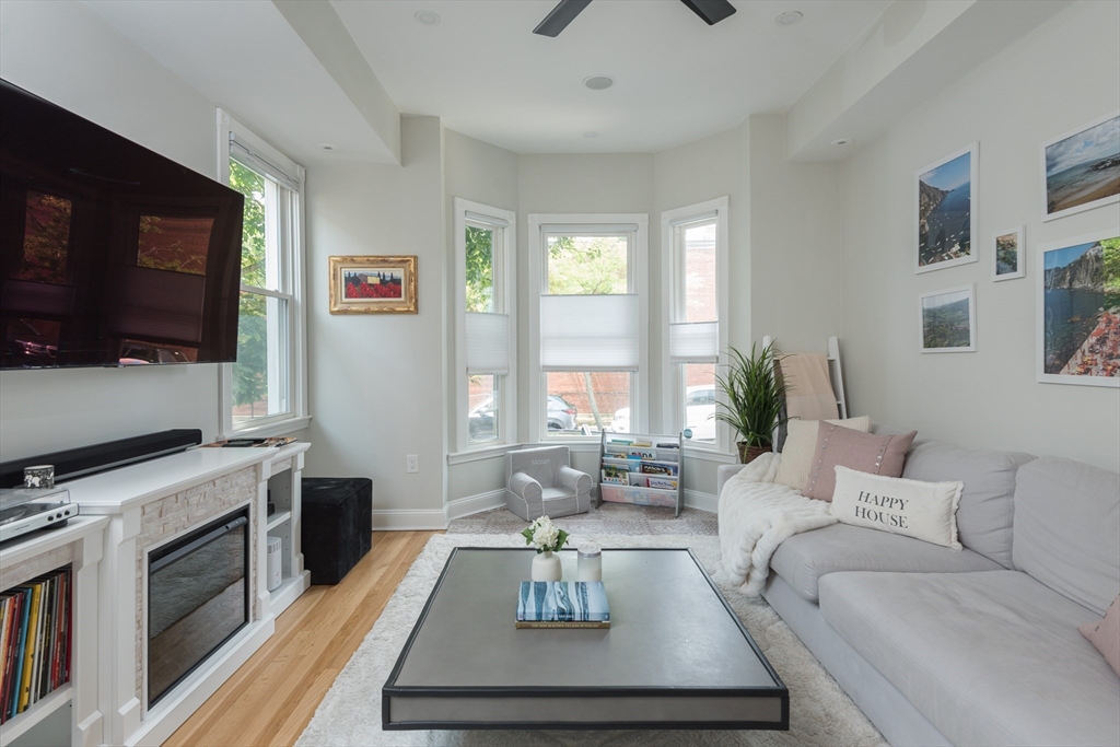 84 H St # 1