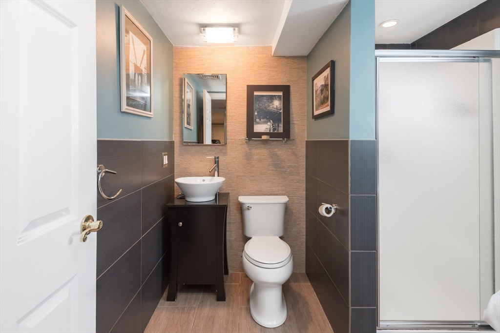 84 H St # 1
