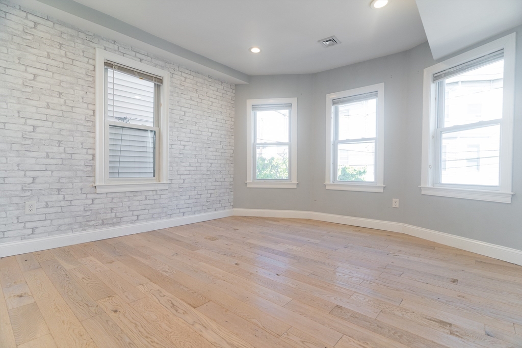 30 Rawson St # 2