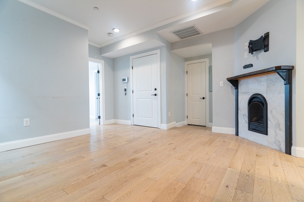 30 Rawson St # 2