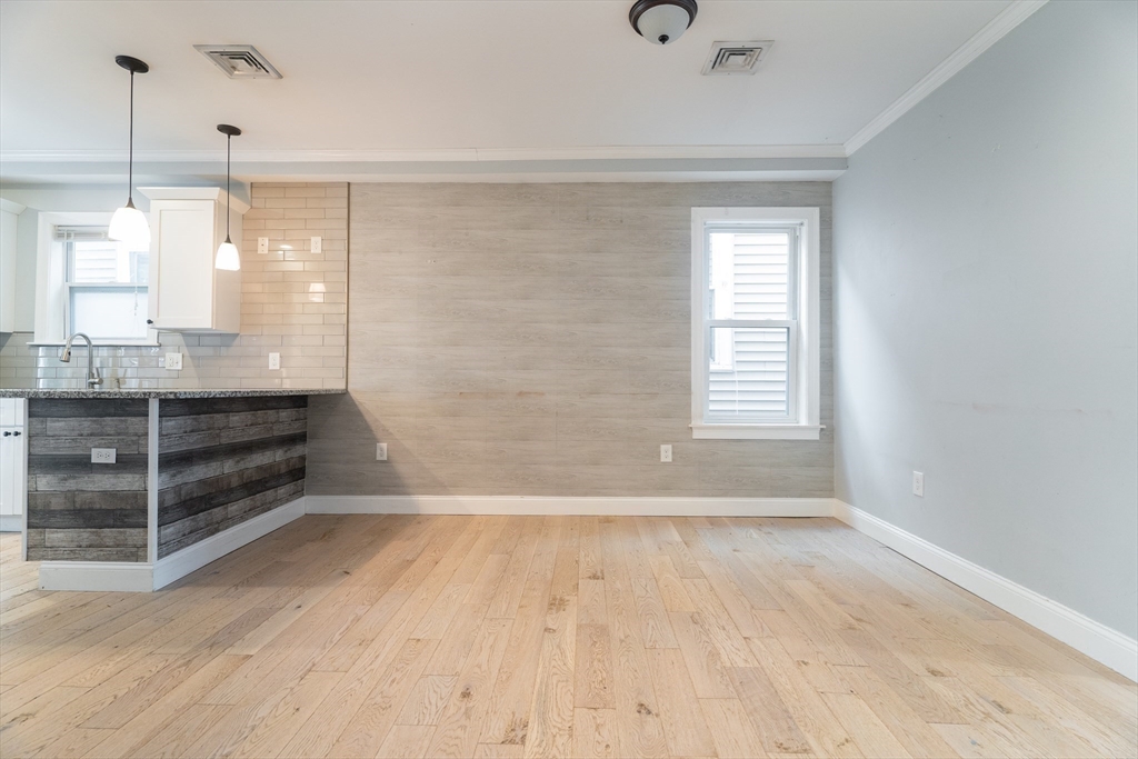 30 Rawson St # 2