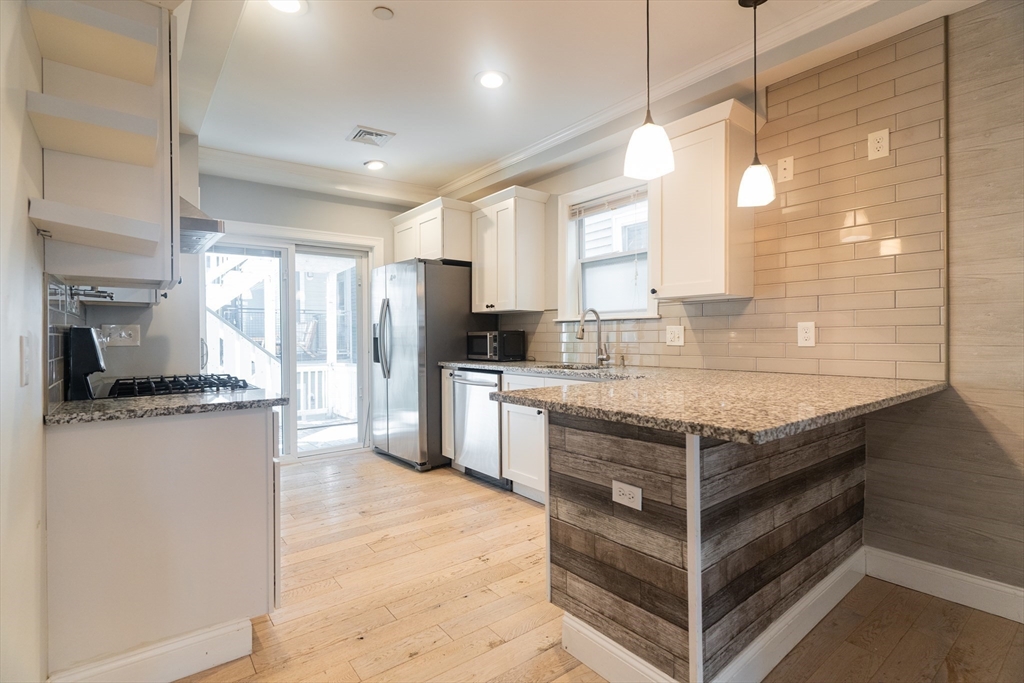 30 Rawson St # 2