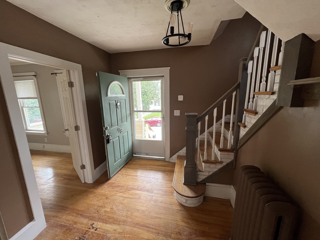 98 Whitmarsh Ave