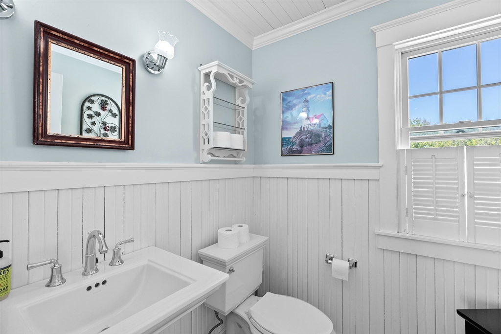 33 Oceanside Dr