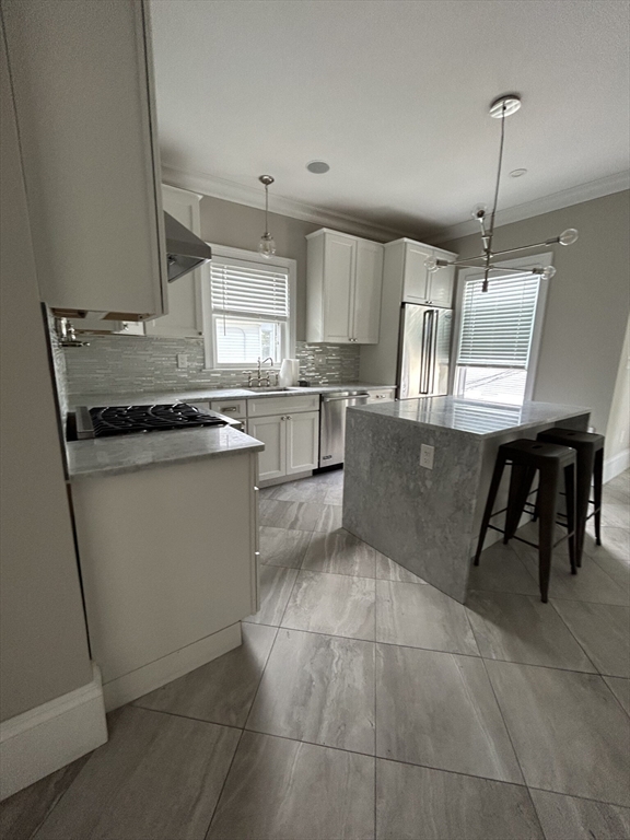 53 Bakersfield St # 2