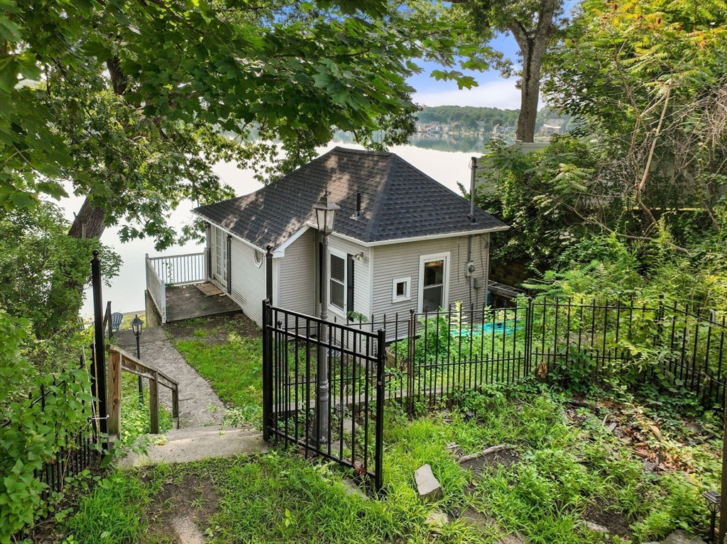 435 Lake Ave