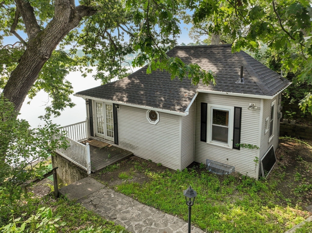 435 Lake Ave