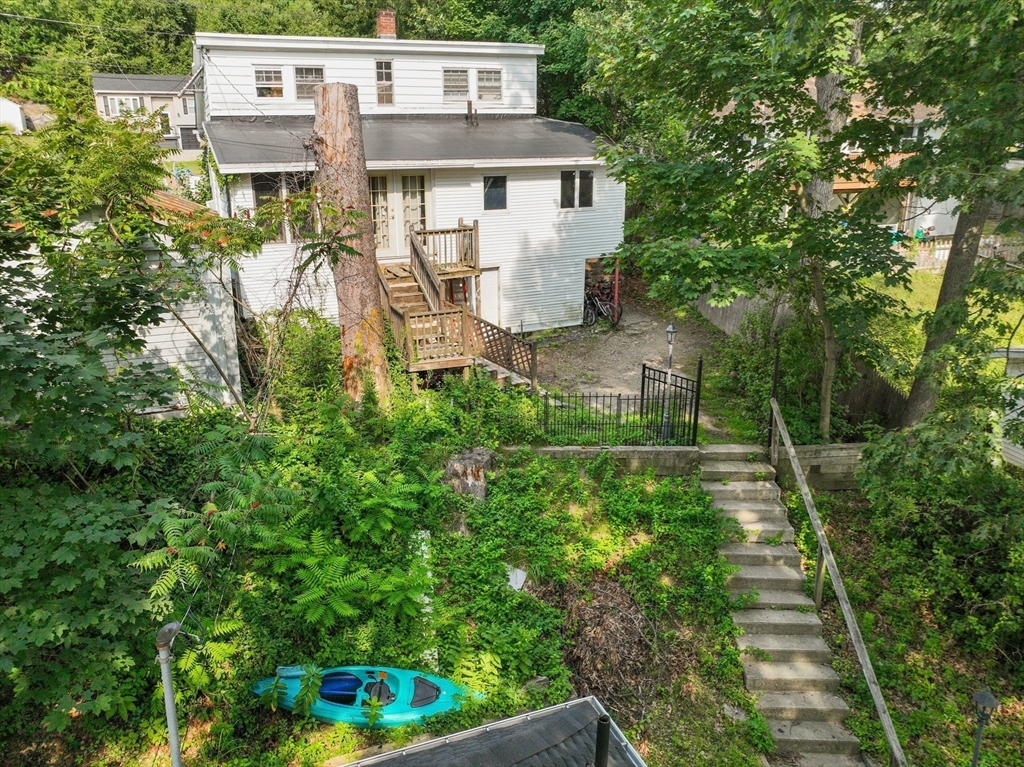 435 Lake Ave