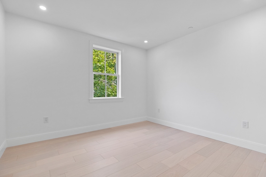 100 White St # 4