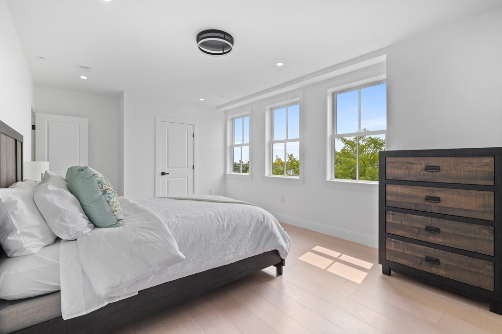 100 White St # 4