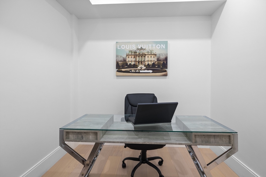 100 White St # 4