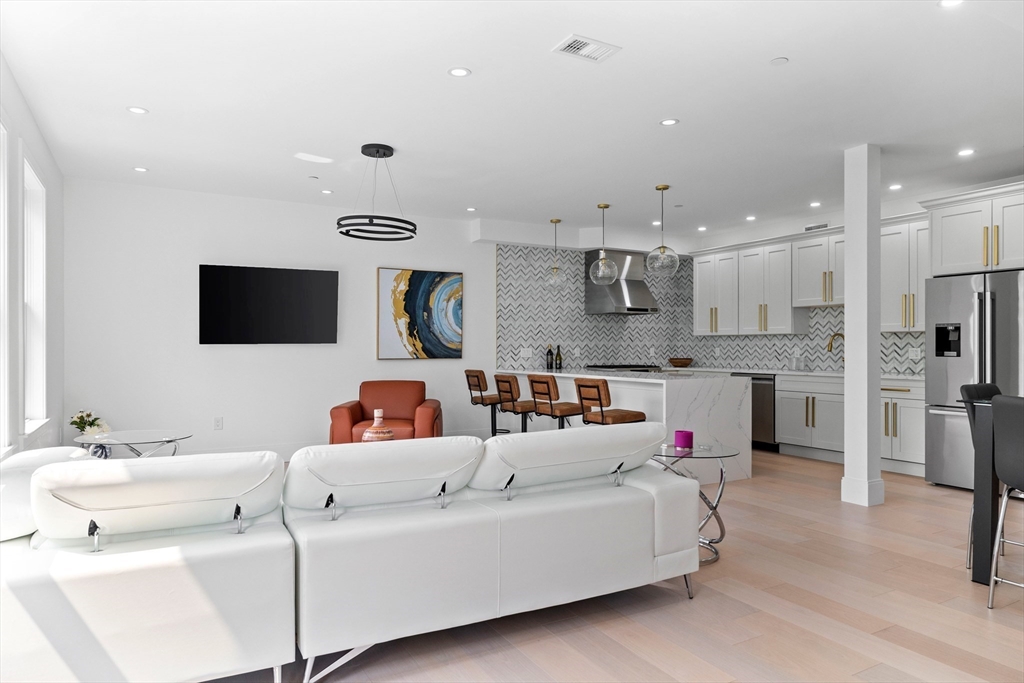 100 White St # 4