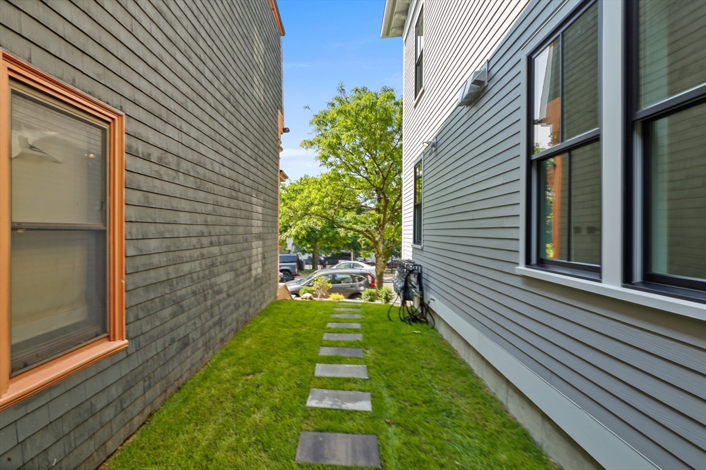 100 White St # 4