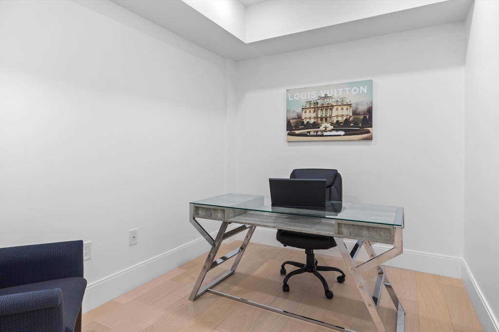 100 White St # 4