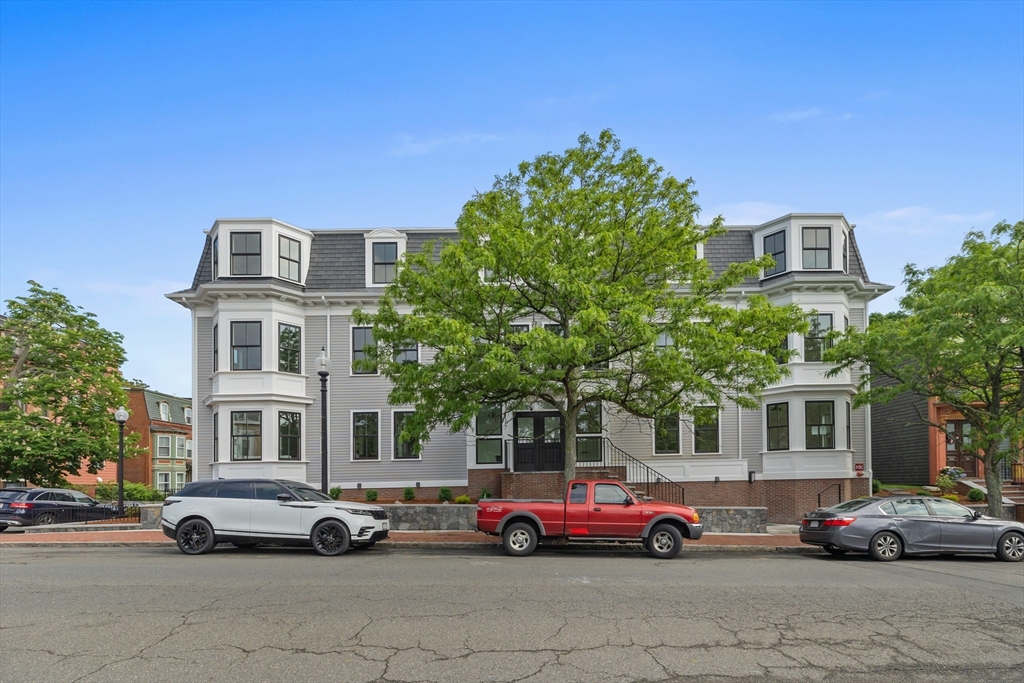 100 White St # 4
