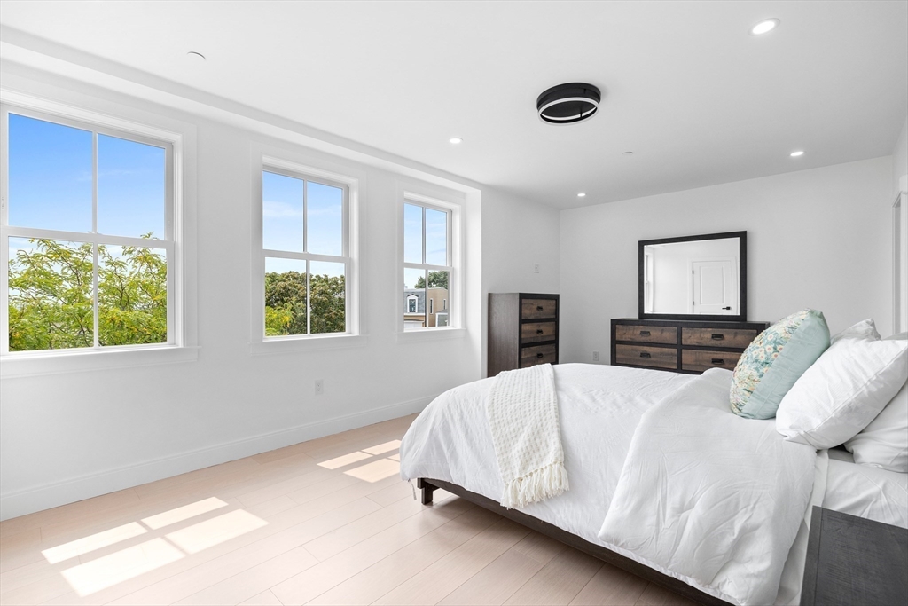 100 White St # 4
