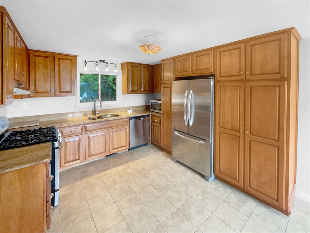 36 Fort Meadow Dr