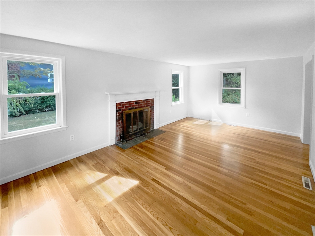36 Fort Meadow Dr