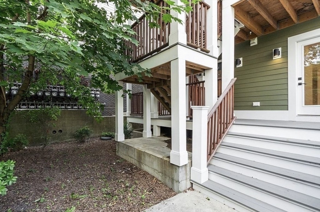 331 Chelsea St # 1
