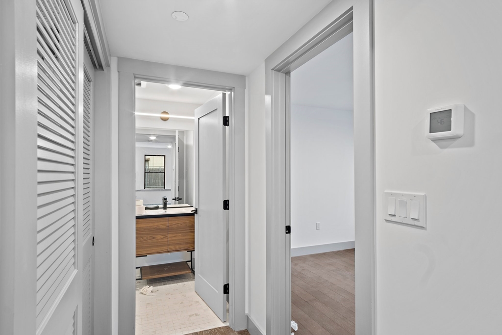 127 E Cottage St # 1