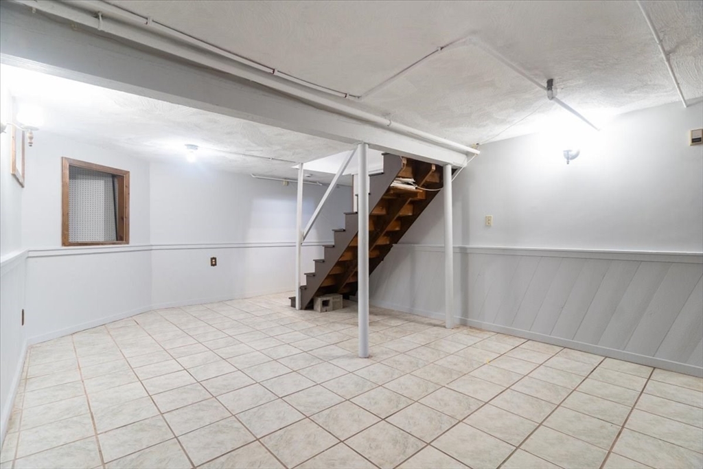 60 Averton St