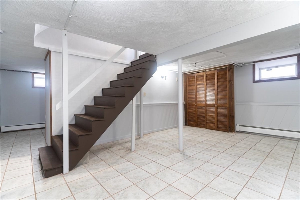 60 Averton St