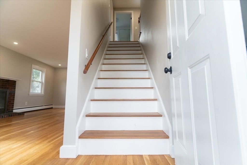 60 Averton St